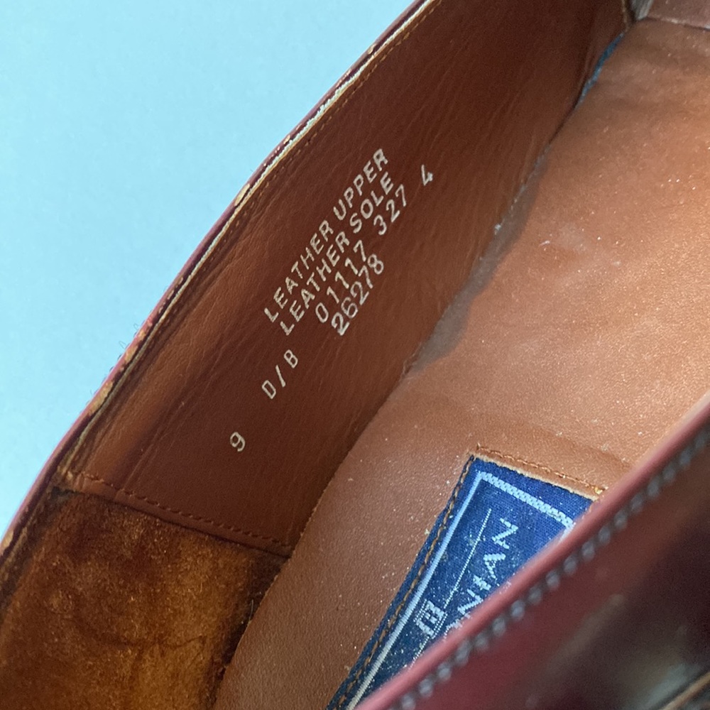 One pair of brown Bostonian Classic Dress Shoes with tassel - Picture 5 of 11